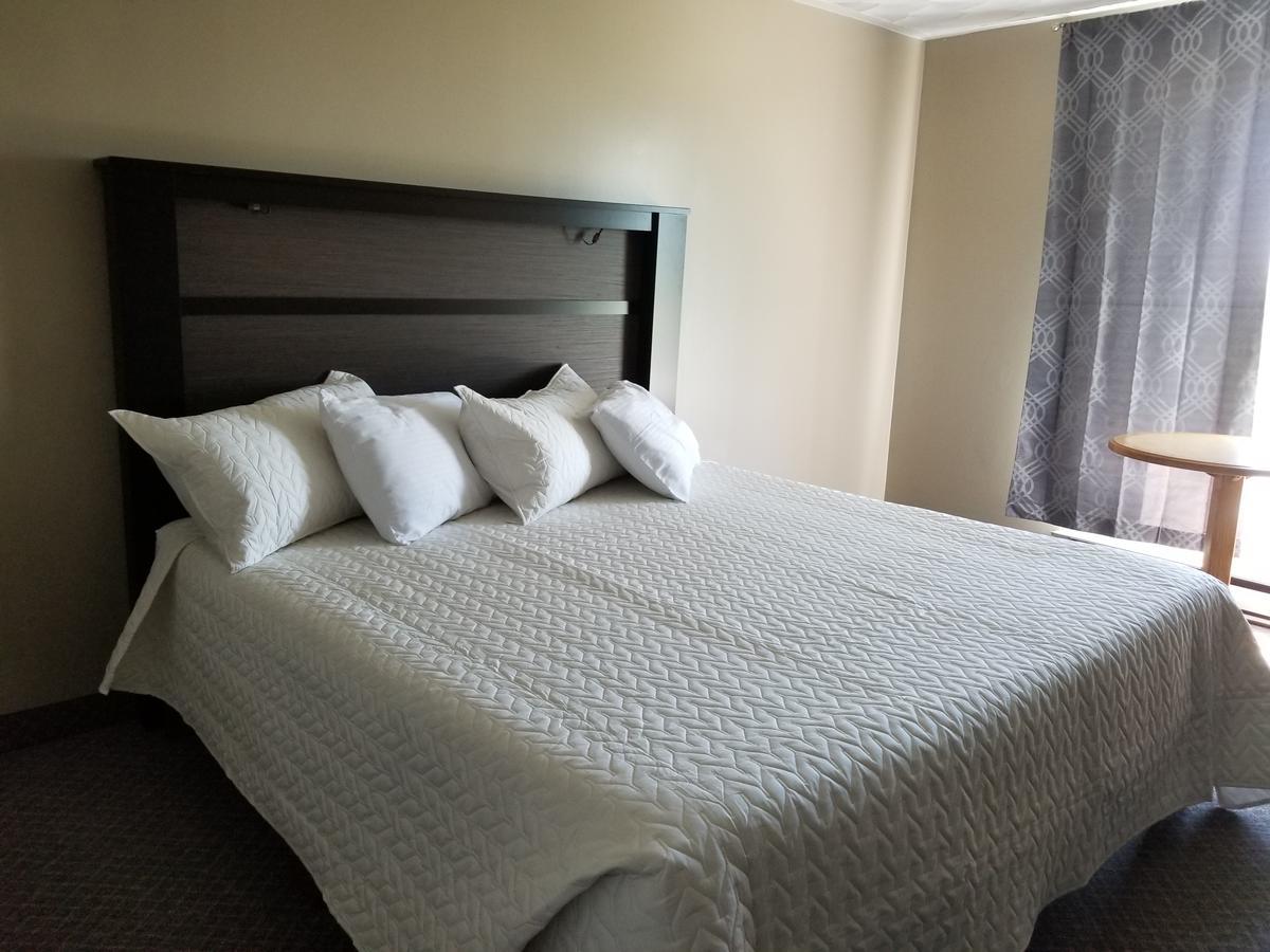 Knights Inn Woodstock Ngoại thất bức ảnh