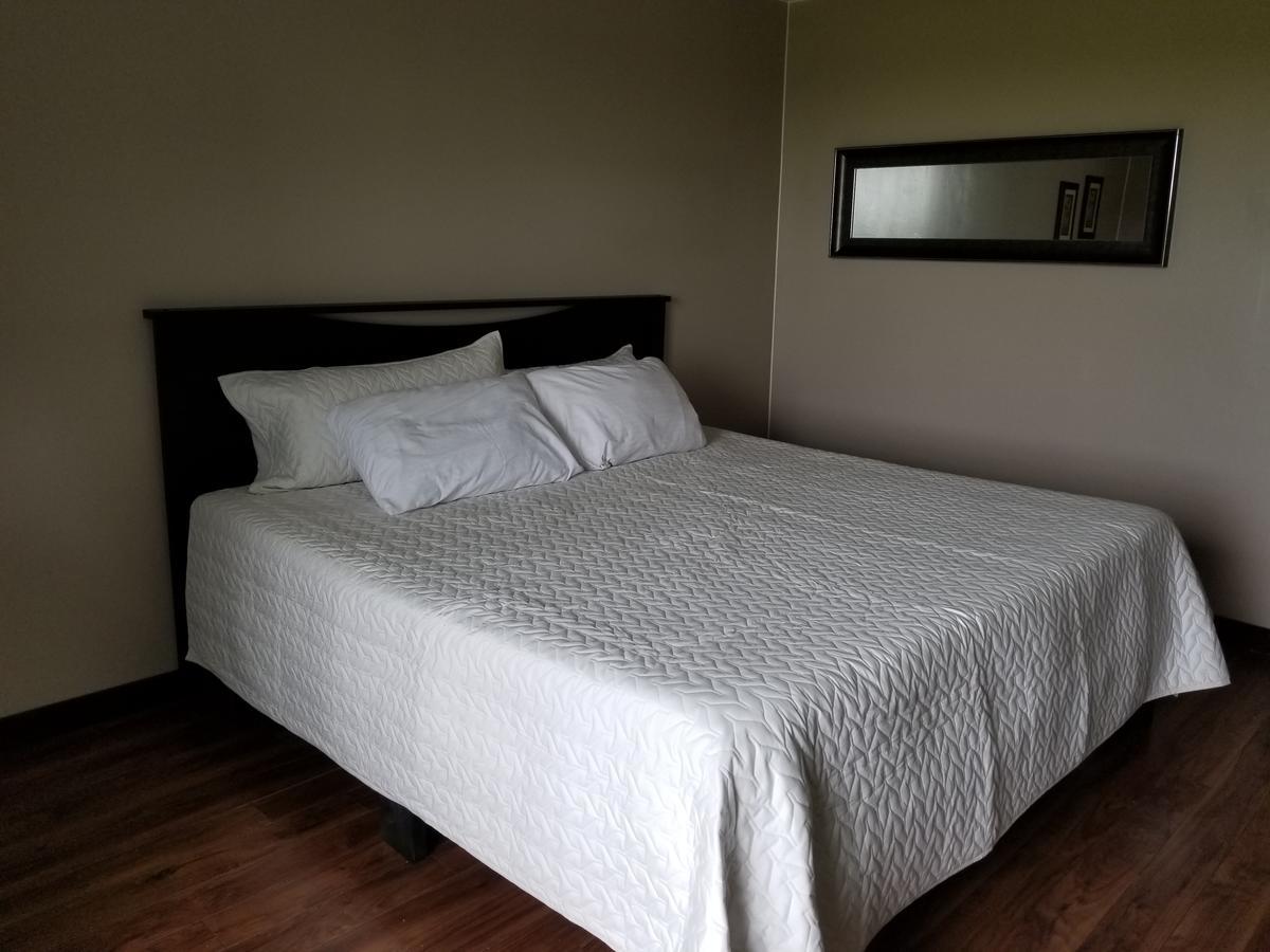 Knights Inn Woodstock Ngoại thất bức ảnh